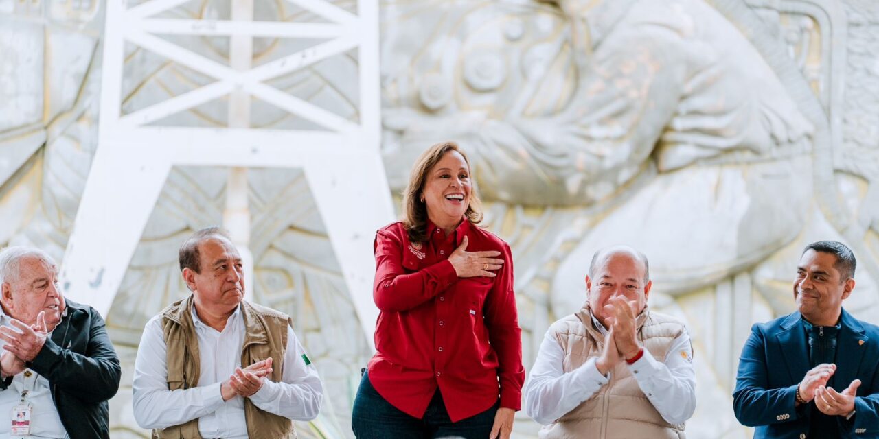 CORTINA ASISTE A ENTREGA DE EQUIPOS PARA TUXPAN