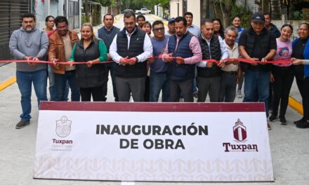 Gobierno de Tuxpan inaugura la pavimentación con concreto hidráulico de la calle Venezuela, en la colonia Salinas de Gortari.