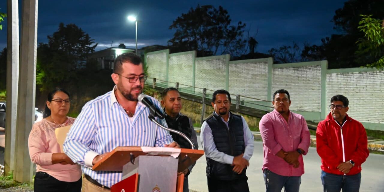 La carretera Tuxpan-Tampico ya cuenta con alumbrado público de luminarias solares. Esta noche fue inaugurada esta importante obra con energía renovable.