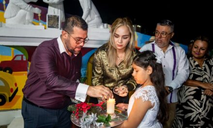 Esta noche, Tuxpan dio vida y luz a una de las más bellas tradiciones de todo México: El Día del Niño Perdido.