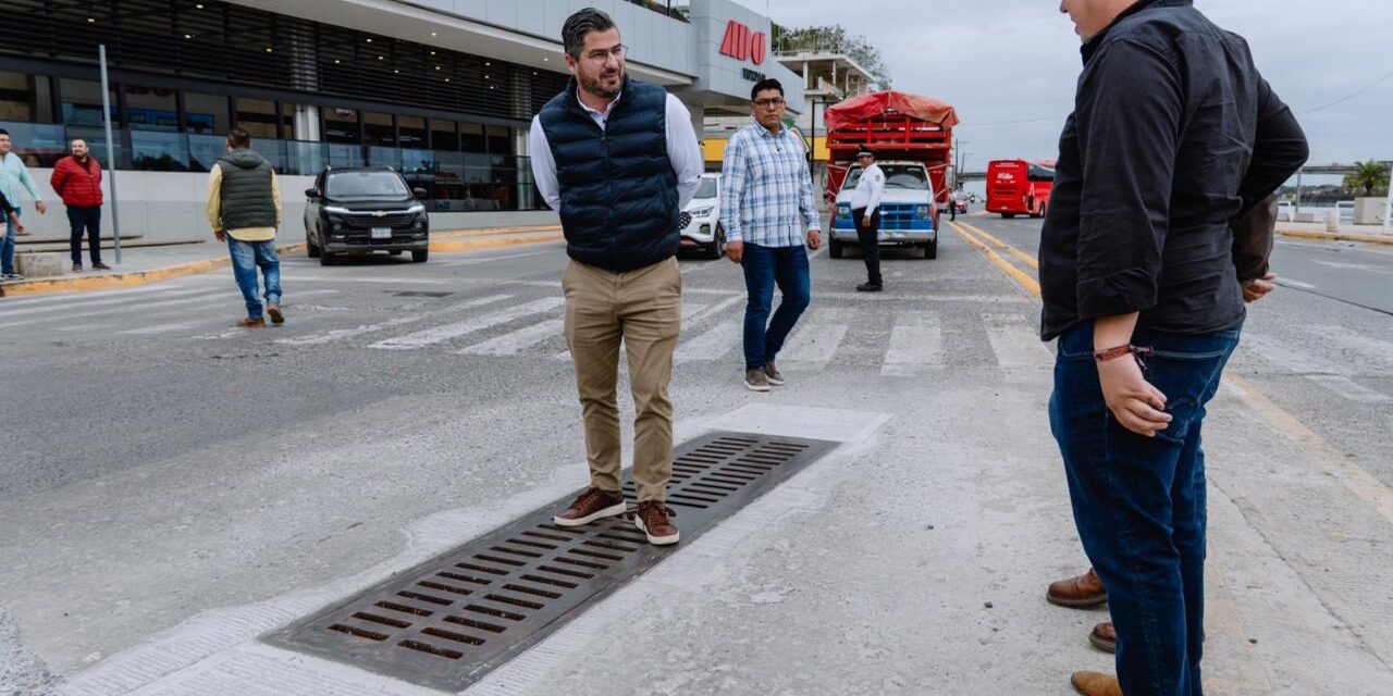 Alcalde de Tuxpan supervisa obra de alcantarillado de alta durabilidad en el centro de la ciudad