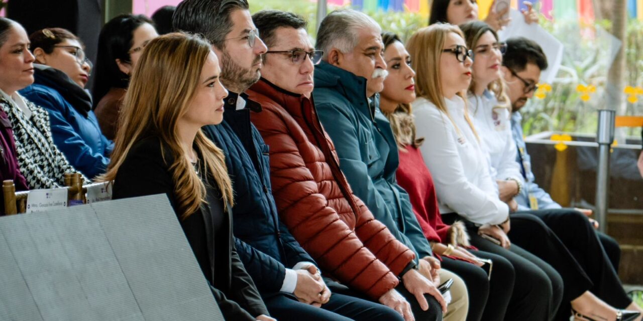 Daniel Cortina asiste a la inauguración del turno vespertino del CRIT Veracruz