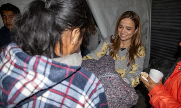 Gobierno y DIF Tuxpan brindan apoyo a familias de pacientes ante las bajas temperaturas