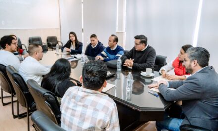 Puertas abiertas a la ciudadanía y coordinación con la CFE para llevar luz a Tuxpan