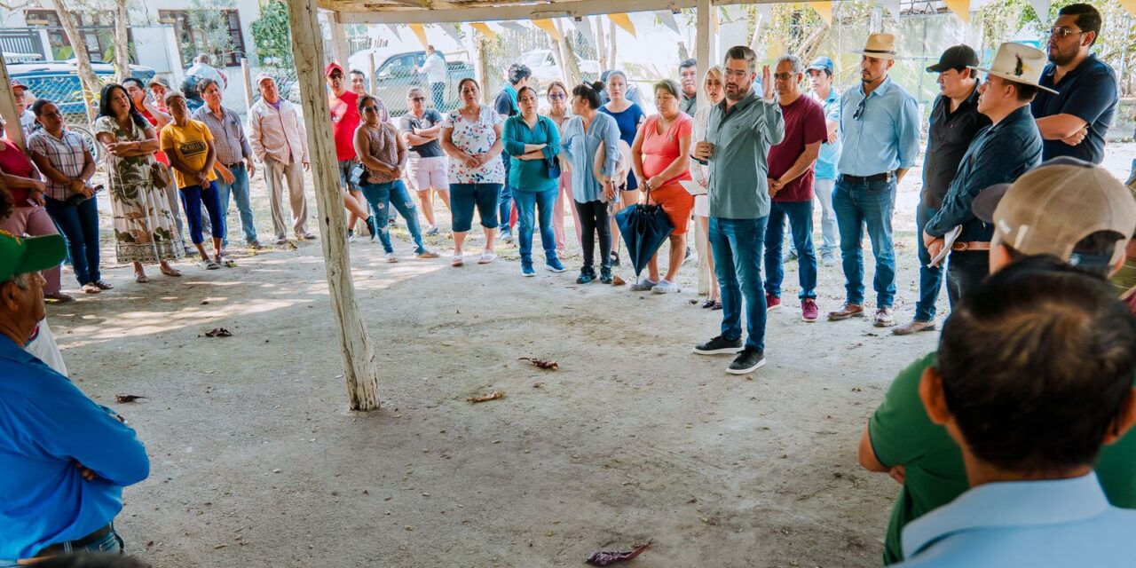 Daniel Cortina recorre Emiliano Zapata y atiende de frente las peticiones ciudadanas
