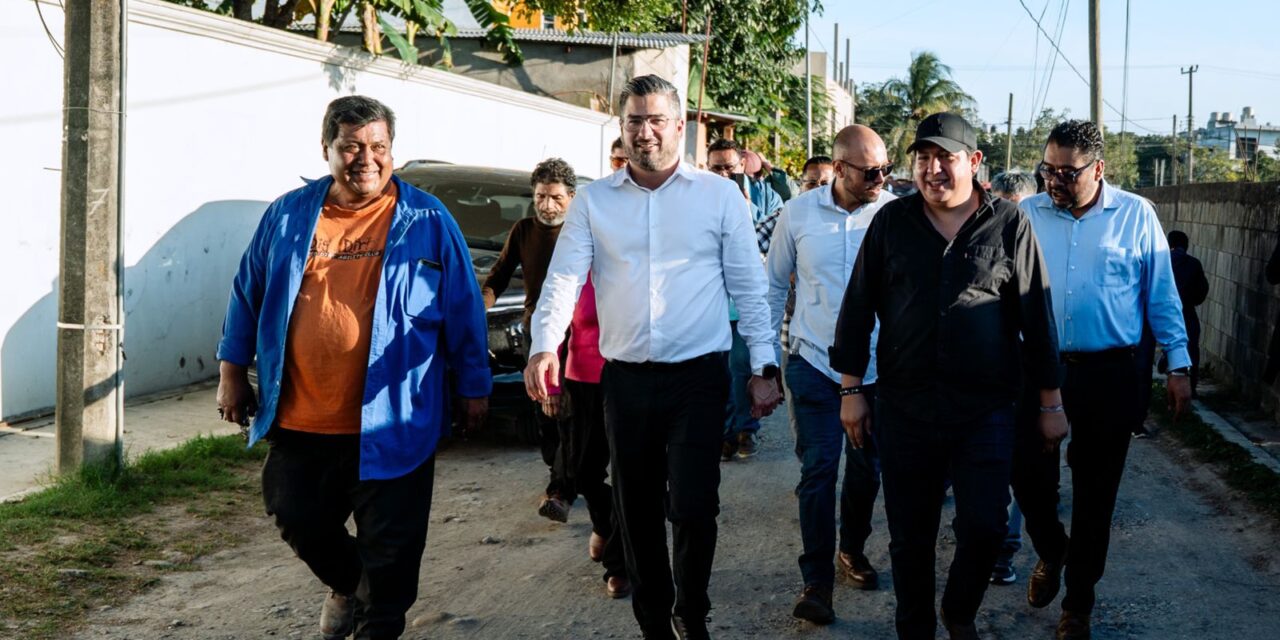 Daniel Cortina recorrió la colonia Anáhuac para escuchar y atender a la ciudadanía